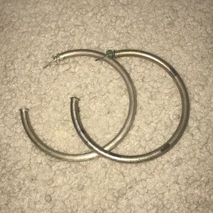 Sliver large shelia hoops